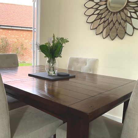 Ashford Holiday Home Sleeps 6 Free Parking Wifi Willesborough Exterior foto