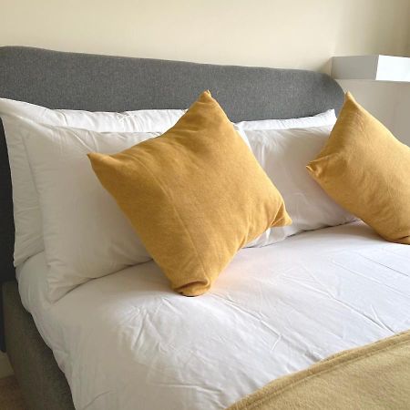 Ashford Holiday Home Sleeps 6 Free Parking Wifi Willesborough Exterior foto