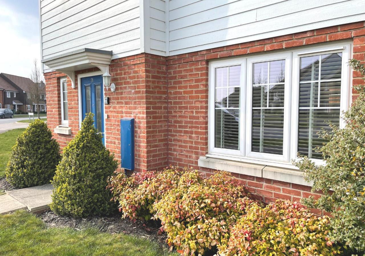 Ashford Holiday Home Sleeps 6 Free Parking Wifi Willesborough Exterior foto