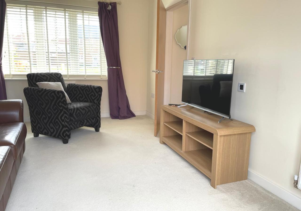 Ashford Holiday Home Sleeps 6 Free Parking Wifi Willesborough Exterior foto