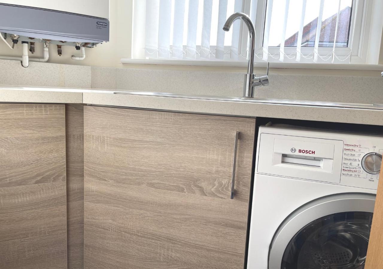 Ashford Holiday Home Sleeps 6 Free Parking Wifi Willesborough Exterior foto