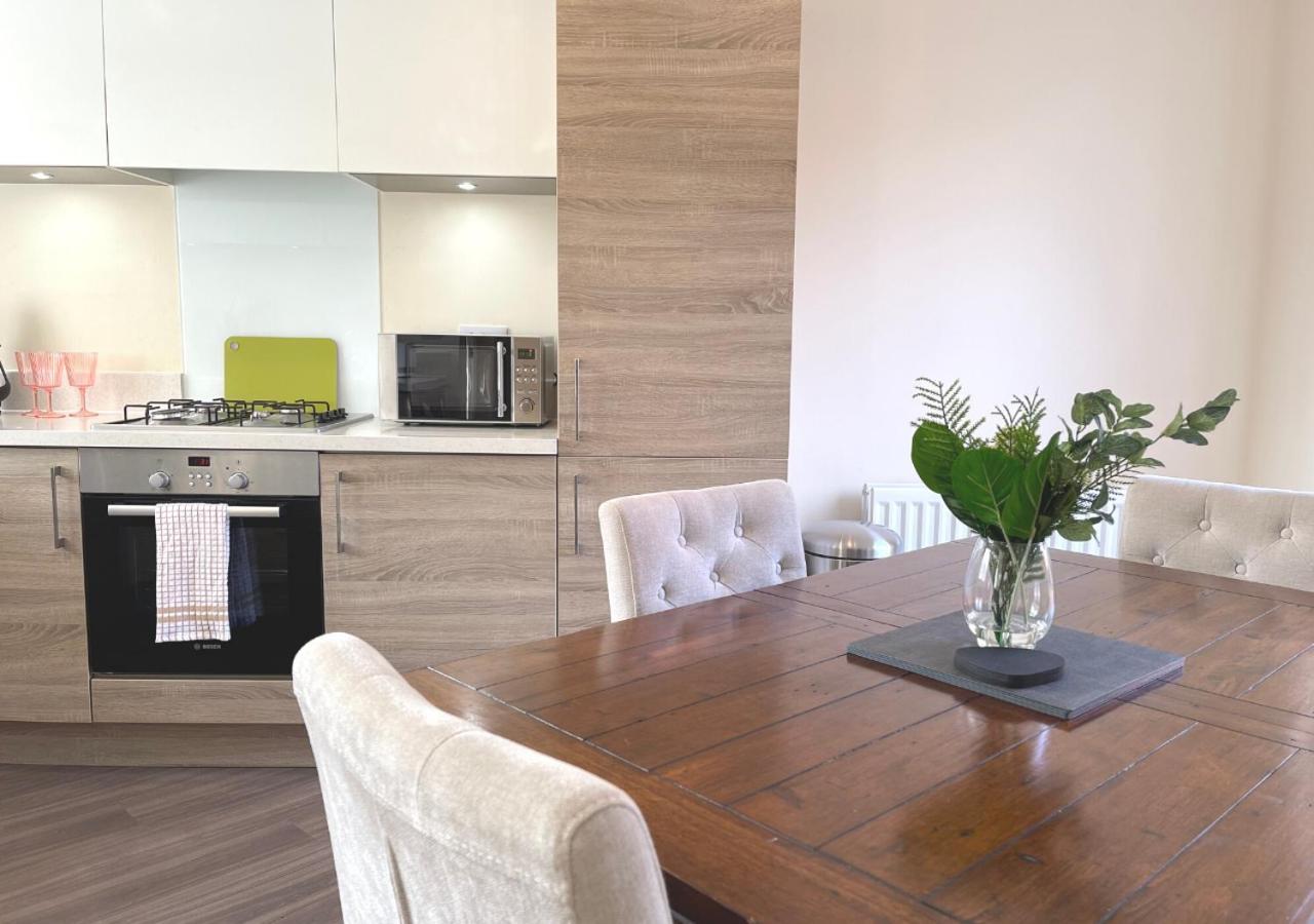 Ashford Holiday Home Sleeps 6 Free Parking Wifi Willesborough Exterior foto
