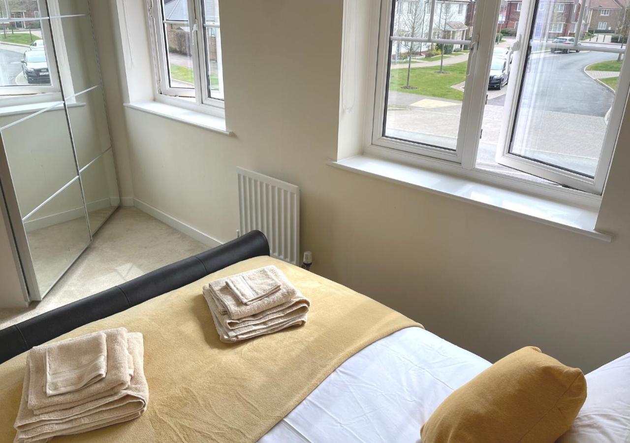 Ashford Holiday Home Sleeps 6 Free Parking Wifi Willesborough Exterior foto