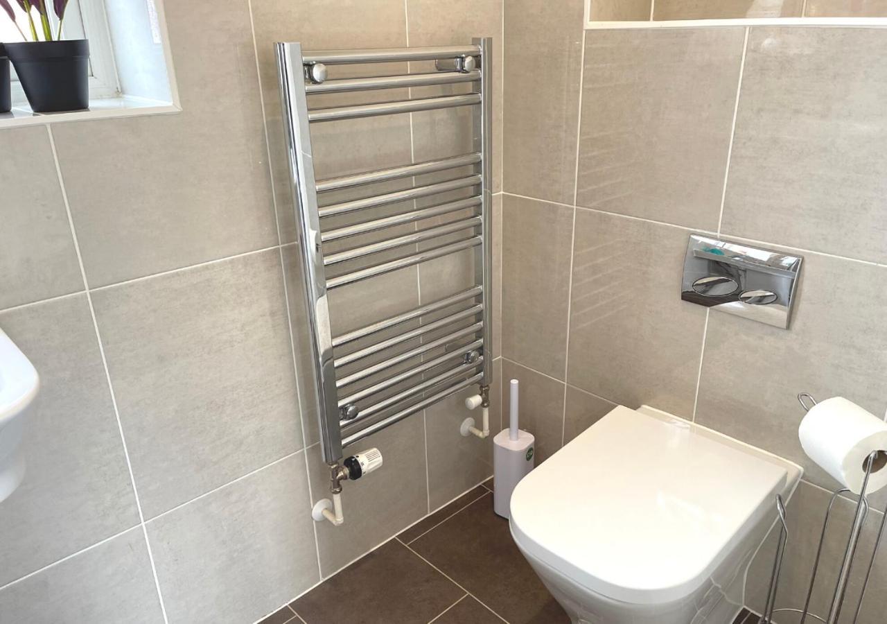 Ashford Holiday Home Sleeps 6 Free Parking Wifi Willesborough Exterior foto