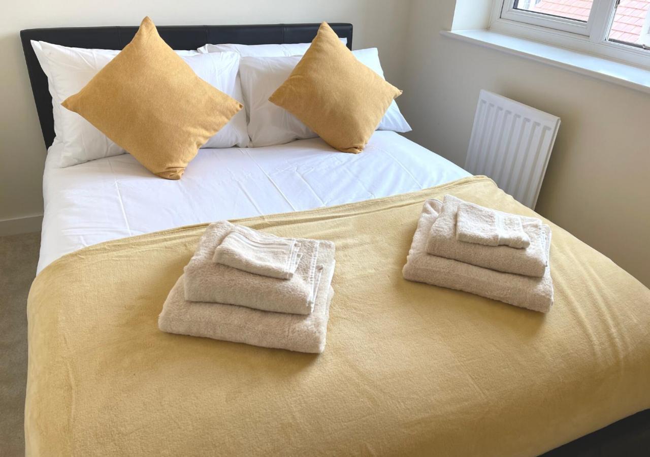 Ashford Holiday Home Sleeps 6 Free Parking Wifi Willesborough Exterior foto