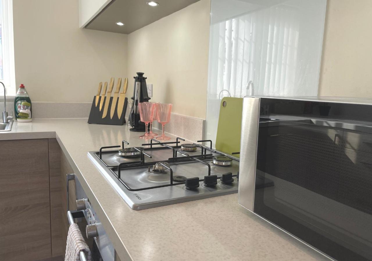 Ashford Holiday Home Sleeps 6 Free Parking Wifi Willesborough Exterior foto