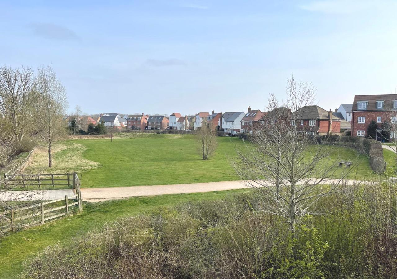 Ashford Holiday Home Sleeps 6 Free Parking Wifi Willesborough Exterior foto